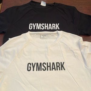 2 Mens Medium Tshirts